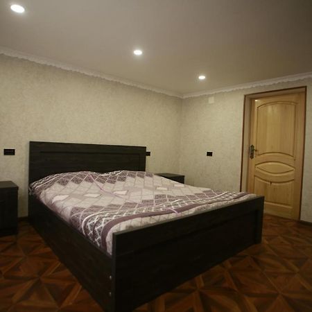 Guest House Nikola Zugdidi Dış mekan fotoğraf